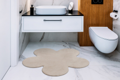 Der Teppich im Badezimmer - was ist zu wählen und wie pflegt man ihn?